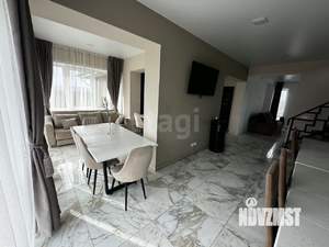 Дом 180м&sup2;, 2-этажный, участок 15 сот.  