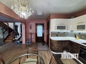 Дом 140м&sup2;, 2-этажный, участок 10 сот.  