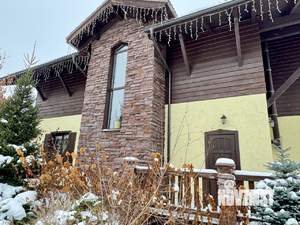 Коттедж 255м&sup2;, 2-этажный, участок 15 сот.  