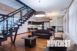Коттедж 330м², 2-этажный, участок 7 сот.  