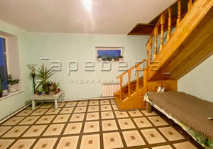 Дом 237м&sup2;, 3-этажный, участок 10 сот.  