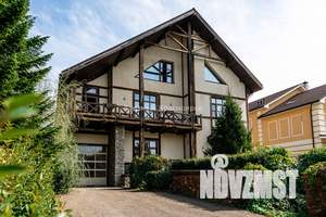 Коттедж 480м², 2-этажный, участок 10 сот.  