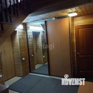 Дом 271м&sup2;, 3-этажный, участок 11 сот.  