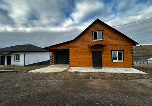 Дом 200м², 2-этажный, участок 10 сот.  