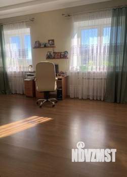 Коттедж 320м&sup2;, 2-этажный, участок 11 сот.  