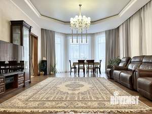 Дом 341м&sup2;, 2-этажный, участок 15 сот.  