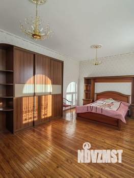Коттедж 302м², 3-этажный, участок 10 сот.  