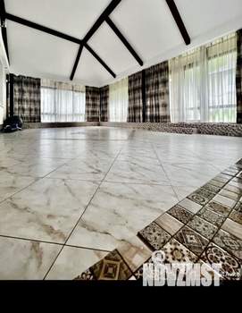 Коттедж 460м², 3-этажный, участок 6 сот.  