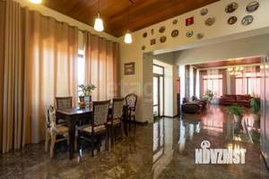 Дом 259м², 3-этажный, участок 11 сот.  