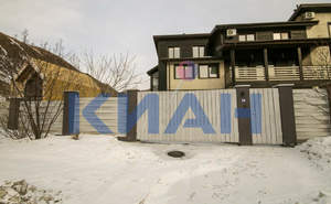 Дом 201м&sup2;, 3-этажный, участок 4 сот.  