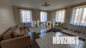 Дом 678м&sup2;, 4-этажный, участок 15 сот.  