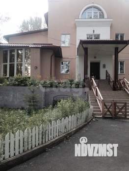 Дом 857м², 3-этажный, участок 15 сот.  