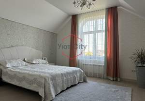 Дом 235м&sup2;, 3-этажный, участок 10 сот.  