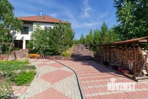 Дом 259м&sup2;, 3-этажный, участок 11 сот.  