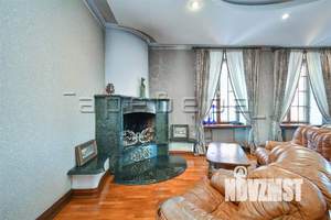 Дом 300м&sup2;, 3-этажный, участок 14 сот.  