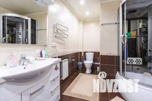 Коттедж 350м², 4-этажный, участок 12 сот.  