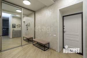 Дом 230м&sup2;, 3-этажный, участок 7 сот.  