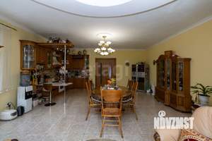 Дом 550м&sup2;, 4-этажный, участок 8 сот.  