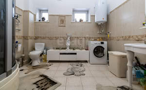 Дом 550м&sup2;, 4-этажный, участок 8 сот.  