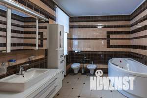 Коттедж 290м², 2-этажный, участок 22 сот.  