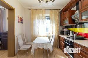 Дом 138м&sup2;, 2-этажный, участок 8 сот.  