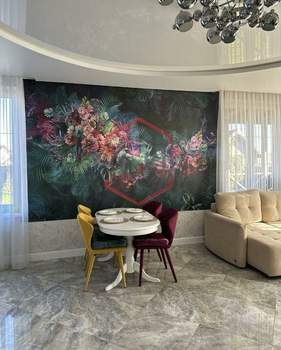 Дом 235м&sup2;, 3-этажный, участок 10 сот.  