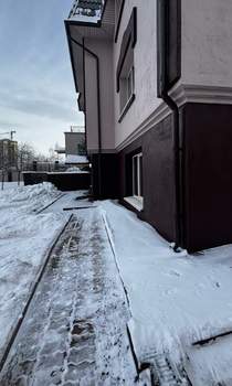 Дом 732м&sup2;, 3-этажный, участок 15 сот.  