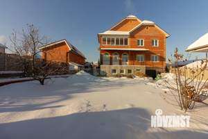 Дом 253м&sup2;, 2-этажный, участок 10 сот.  