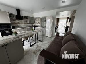 Дом 180м&sup2;, 2-этажный, участок 15 сот.  