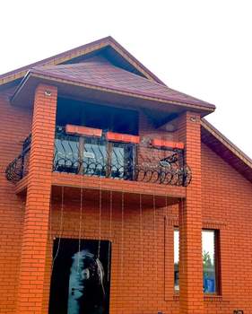 Дом 200м², 2-этажный, участок 15 сот.  