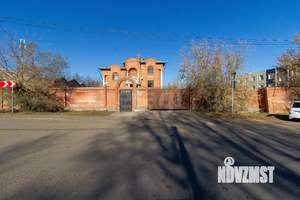 Дом 531м&sup2;, 3-этажный, участок 15 сот.  