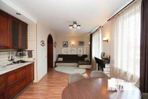 Дом 450м², 3-этажный, участок 9 сот.  