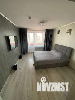 1-к квартира, посуточно, 38м2, 10/18 этаж