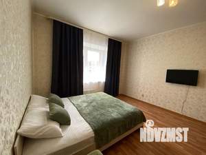 1-к квартира, посуточно, 42м2, 4/10 этаж
