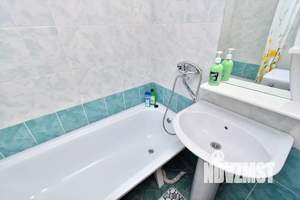 1-к квартира, посуточно, 47м2, 2/10 этаж