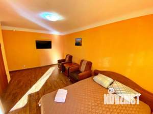1-к квартира, посуточно, 36м2, 1/1 этаж