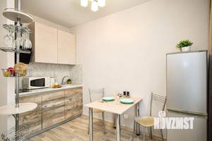 1-к квартира, посуточно, 37м2, 1/1 этаж