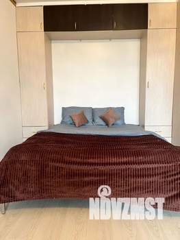 1-к квартира, посуточно, 40м2, 9/16 этаж