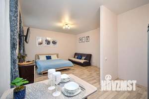 Студия квартира, посуточно, 42м2, 17/24 этаж