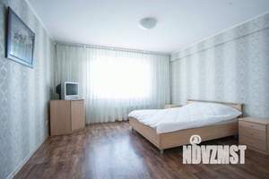 1-к квартира, посуточно, 54м2, 1/1 этаж