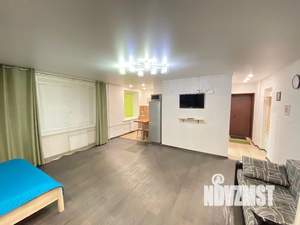 Студия квартира, посуточно, 42м2, 1/5 этаж