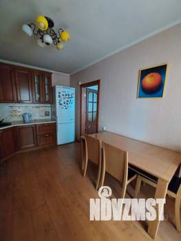 3-к квартира, посуточно, 82м2, 1/1 этаж