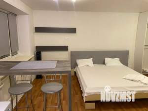 Студия квартира, посуточно, 40м2, 1/5 этаж