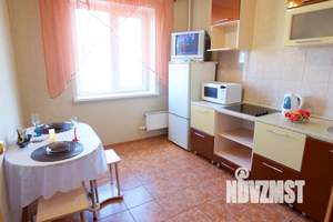 1-к квартира, посуточно, 42м2, 7/10 этаж