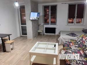 Студия квартира, посуточно, 42м2, 2/8 этаж