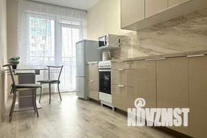 1-к квартира, посуточно, 37м2, 4/25 этаж