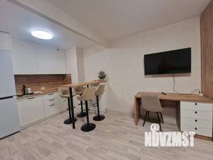 Студия квартира, посуточно, 36м2, 1/18 этаж