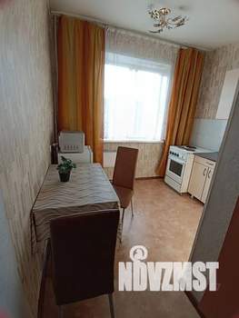 1-к квартира, посуточно, 38м2, 7/10 этаж