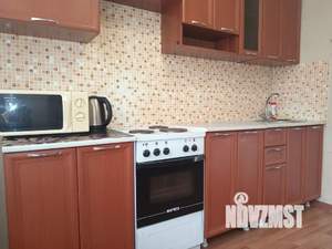 1-к квартира, посуточно, 36м2, 2/10 этаж