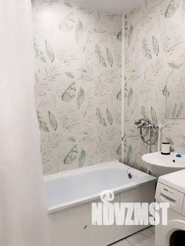 Студия квартира, посуточно, 35м2, 10/25 этаж